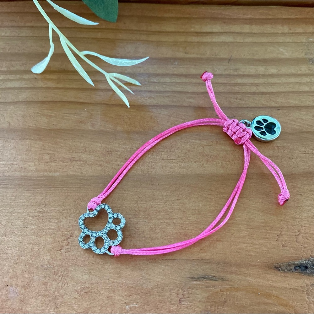 Pink bracelet ajustable Paw charm